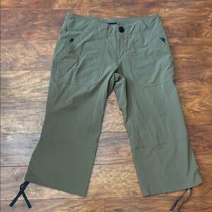 EMS Women’s Hiking Capri Pants, Green Size 0